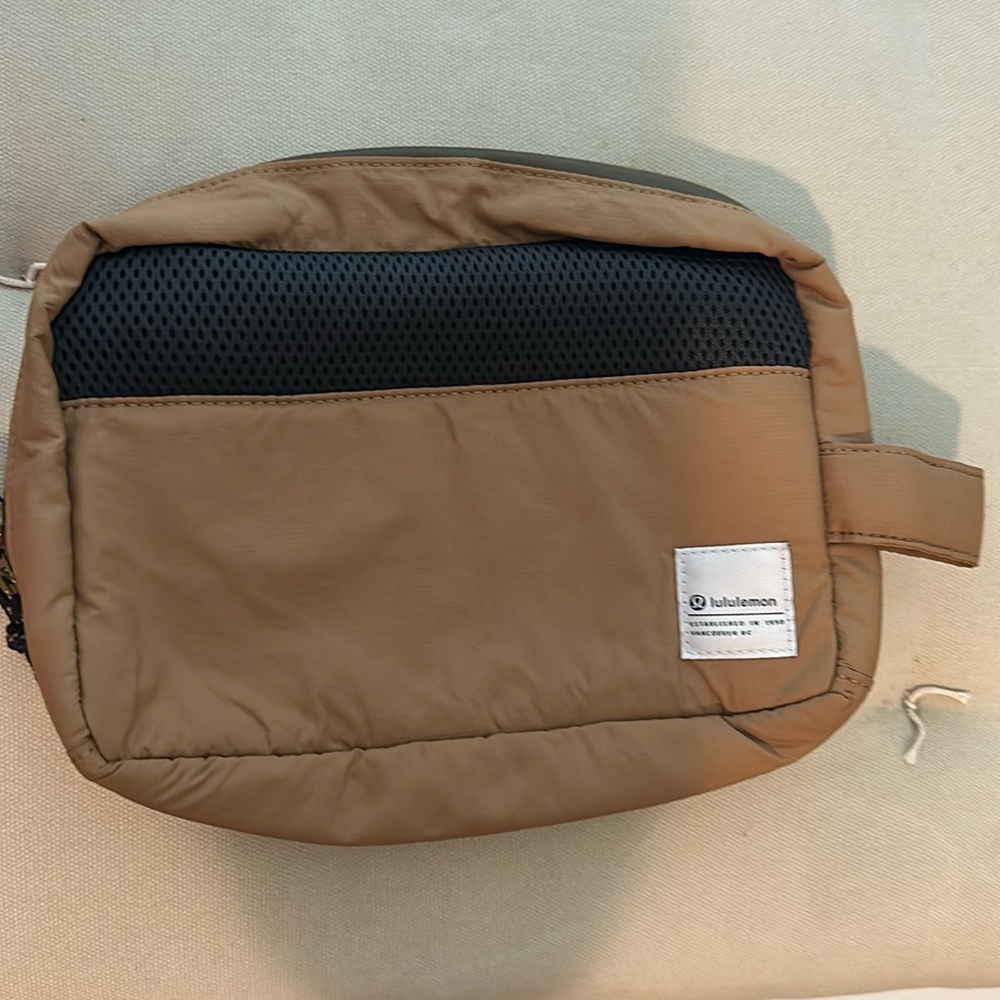NWOT Lululemon Patch Travel Kit in Burnt Caramel